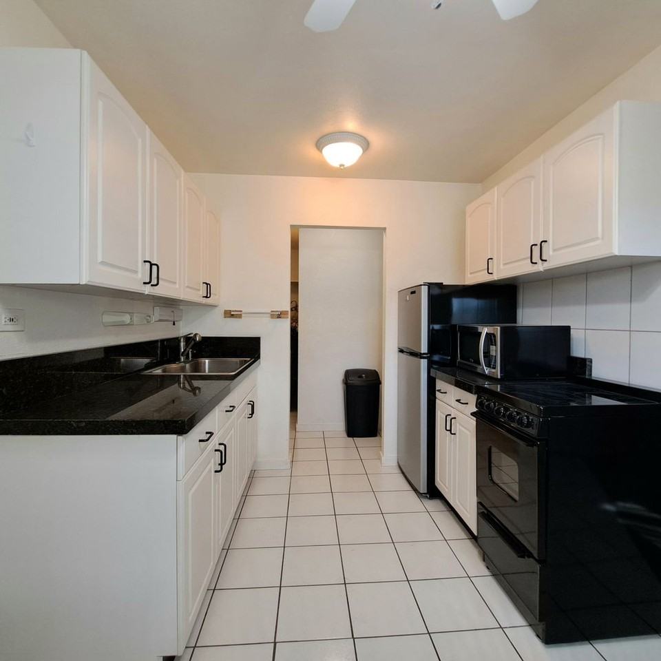 1803 Moser Dr - Photo 2 of 10