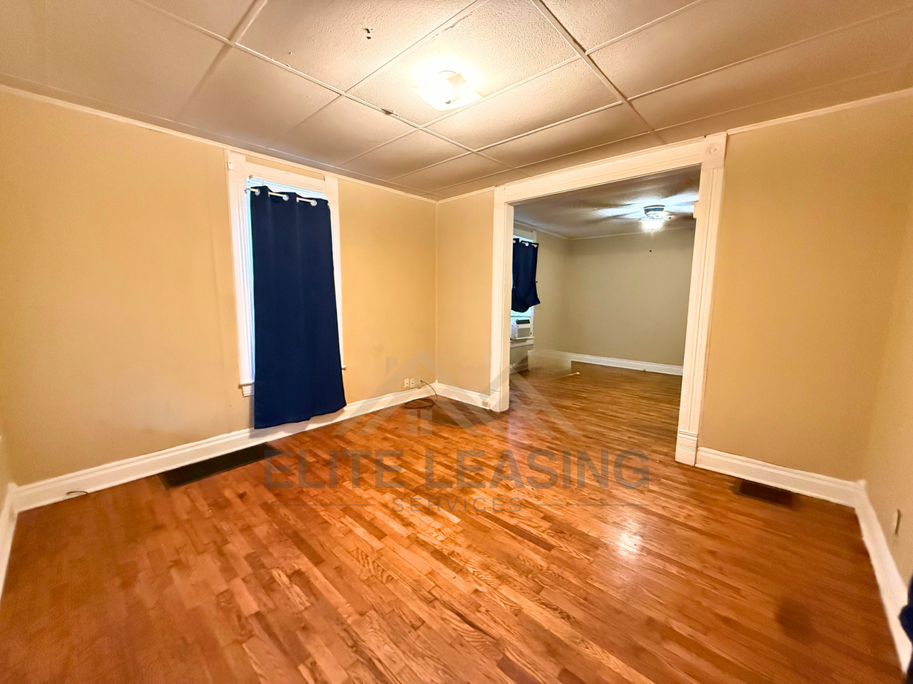 214 Sw Western Ave - Photo 3 of 7