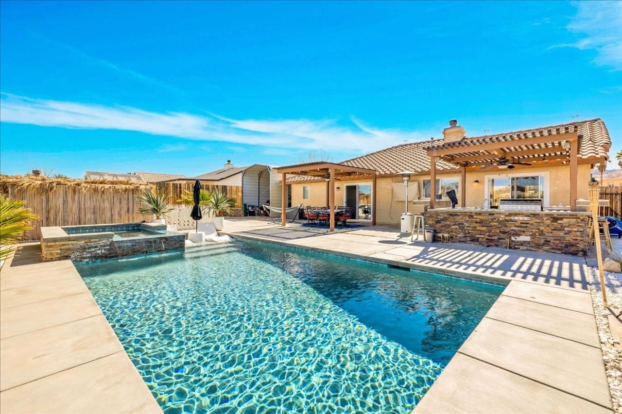 58238 Navajo Trl - Photo 3 of 47