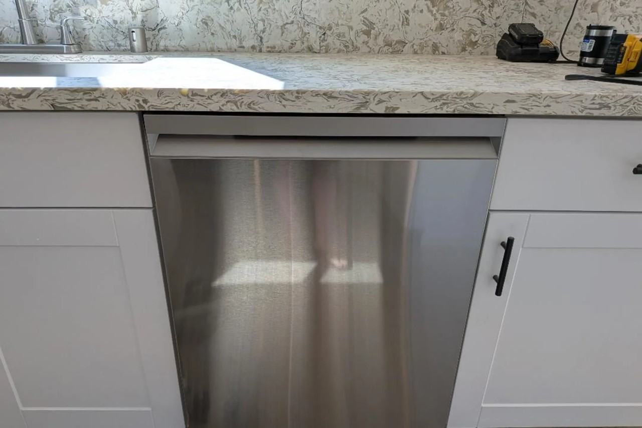 1395 N Hill Ave - Photo 2 of 25