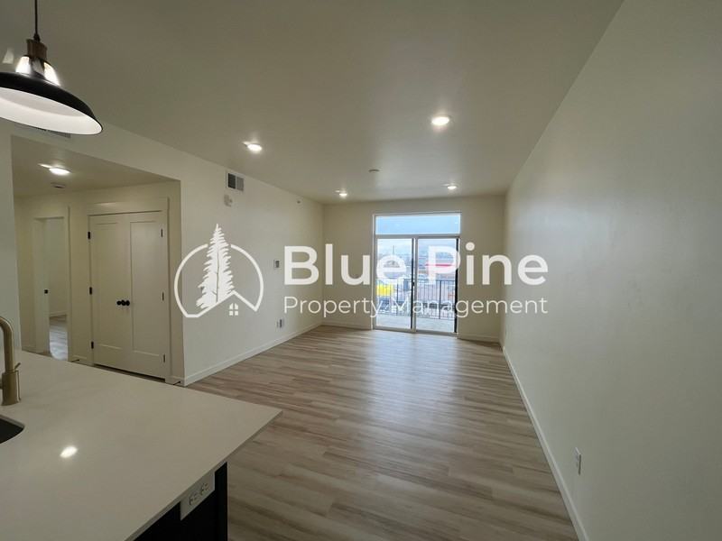 311 E Lorene St #1207 - Photo 3 of 15