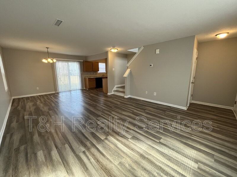 7952 Amadeus Dr - Photo 7 of 31