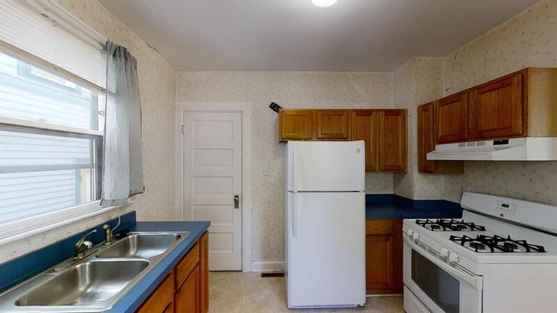 564 S Ashley St - Photo 5 of 13