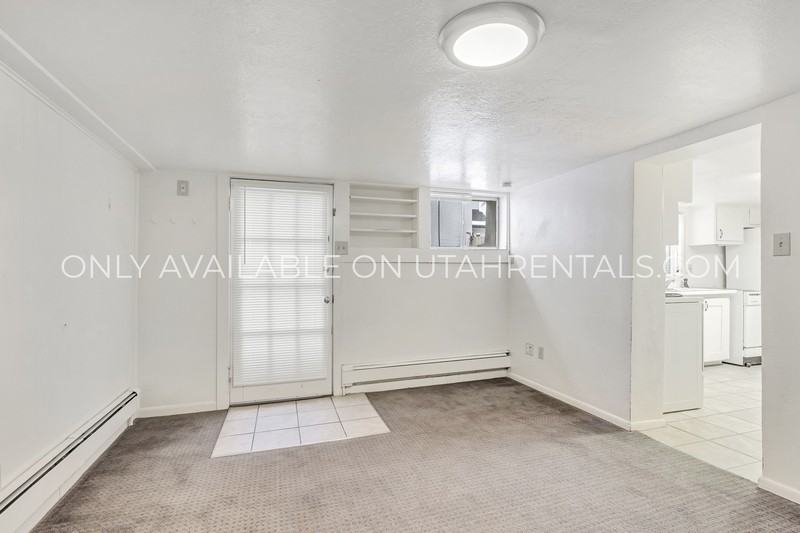131 E St #2 - Photo 5 of 21