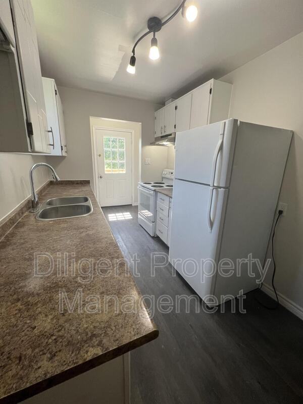 238 Spencley'S Lane #4 - Photo 6 of 17