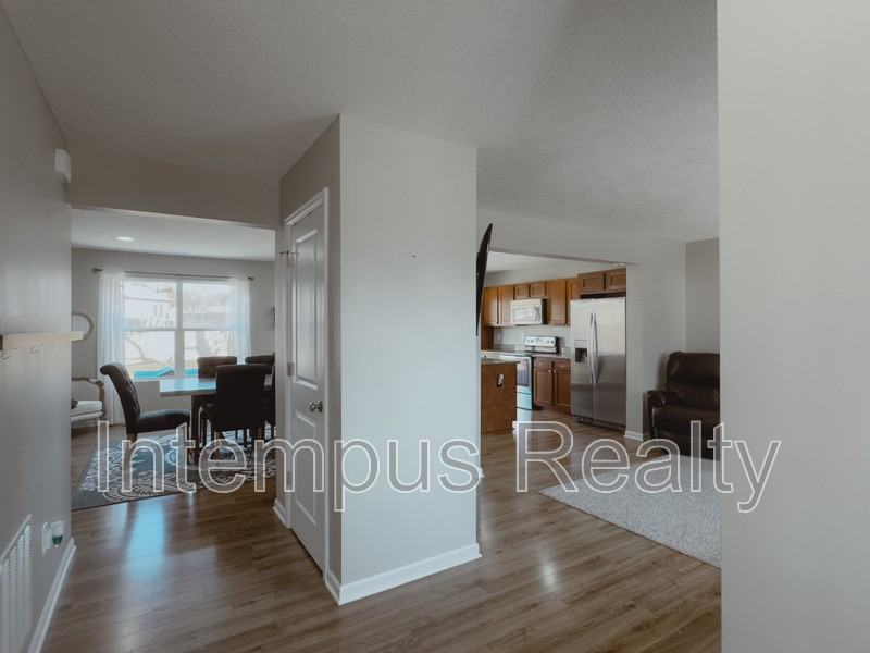 4020 Leather Stocking Trl - Photo 3 of 34