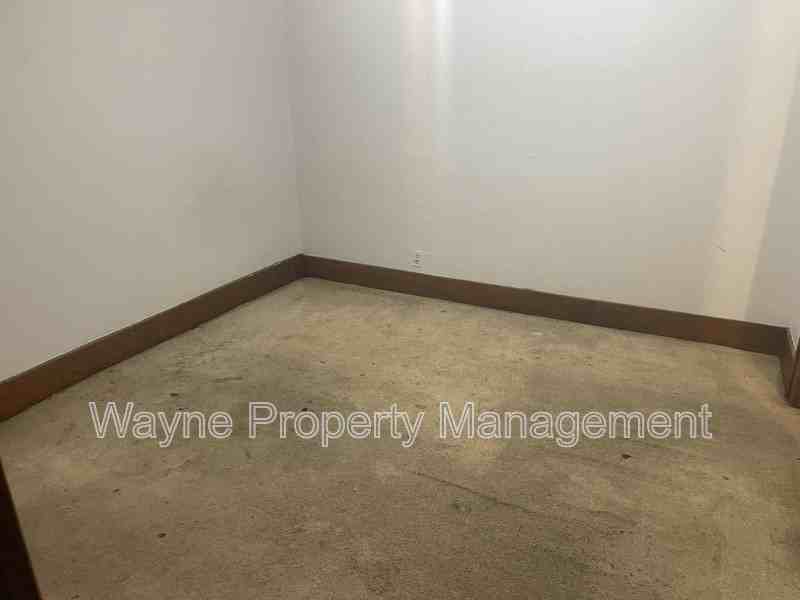 546 2nd St #8 - Photo 4 of 9