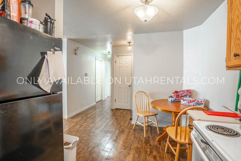 850 N University Ave #201RM4SW - Photo 6 of 20