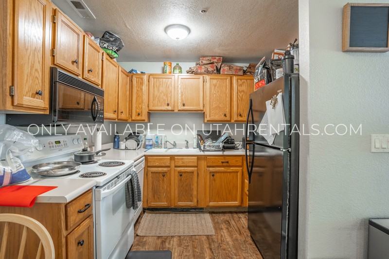 850 N University Ave #201RM4SW - Photo 7 of 20