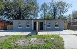 featured image of 2036 W 11th St
