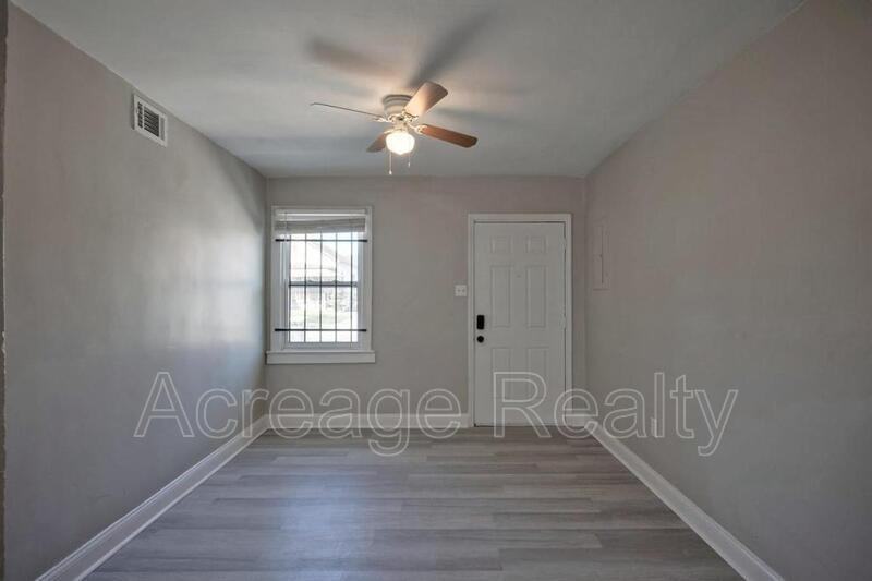 2036 W 11th St - Photo 5 of 17