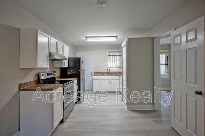 2036 W 11th St - Photo 6 of 17