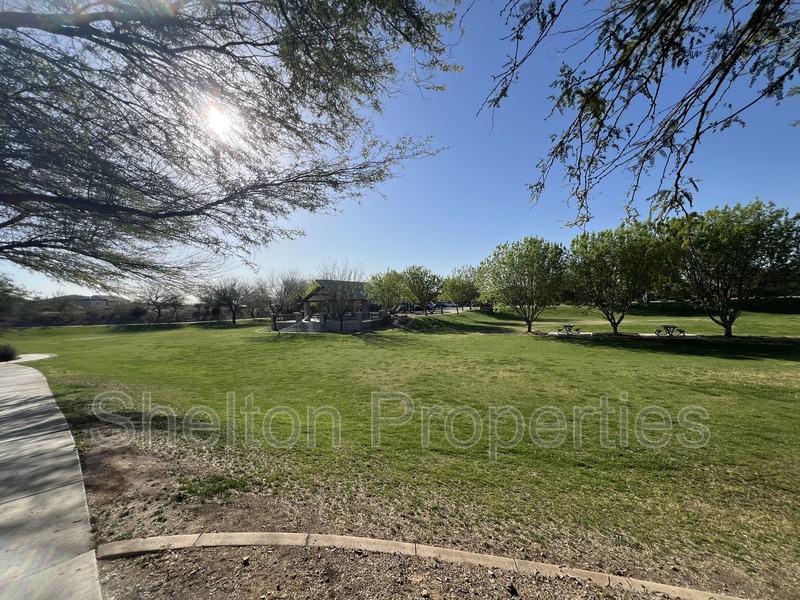 21225 W Palm Ln - Photo 6 of 7