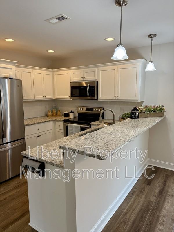 400 Macbeth Ln - Photo 3 of 11