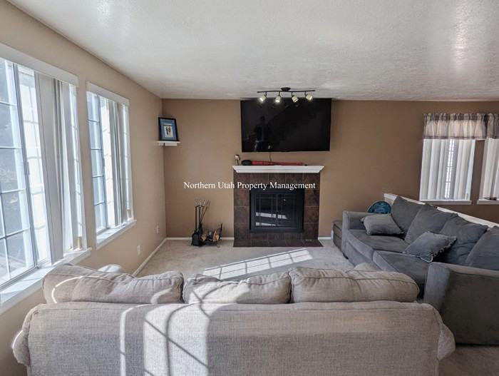 2122 Ws - Photo 2 of 27
