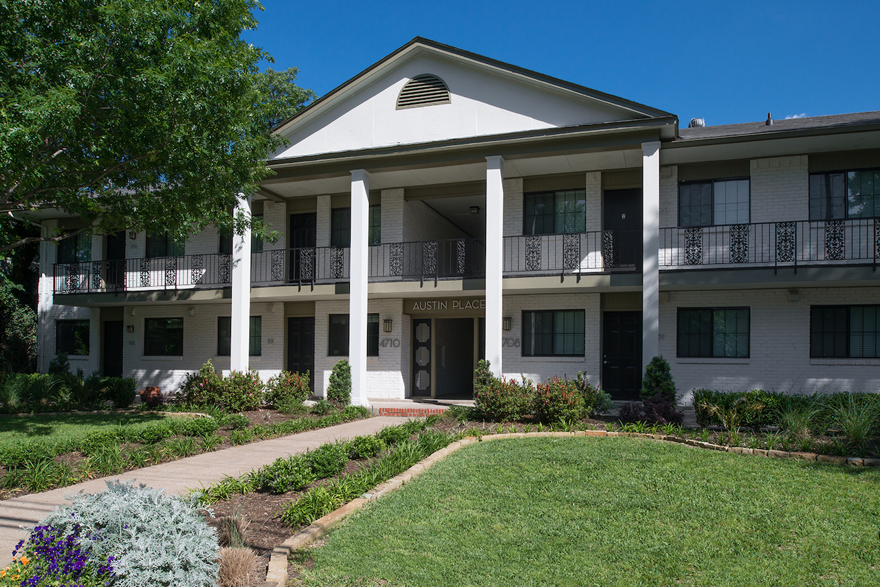 Austin's Place Apartments - Photo 6 of 39