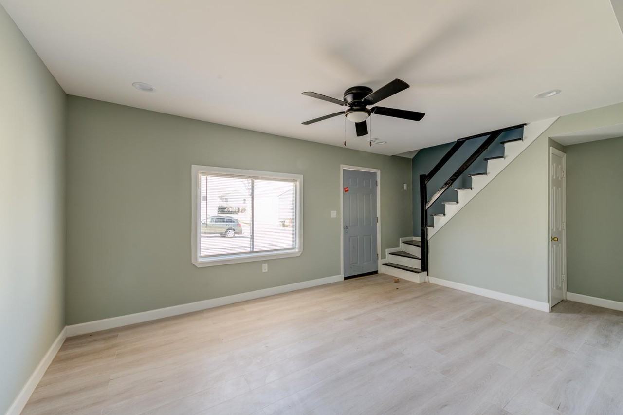 6010 Hancock Ave - Photo 3 of 20