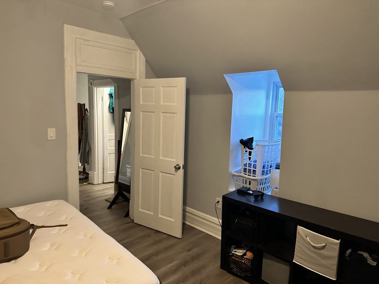 621 N Negley Ave #3rdFL - Photo 4 of 19