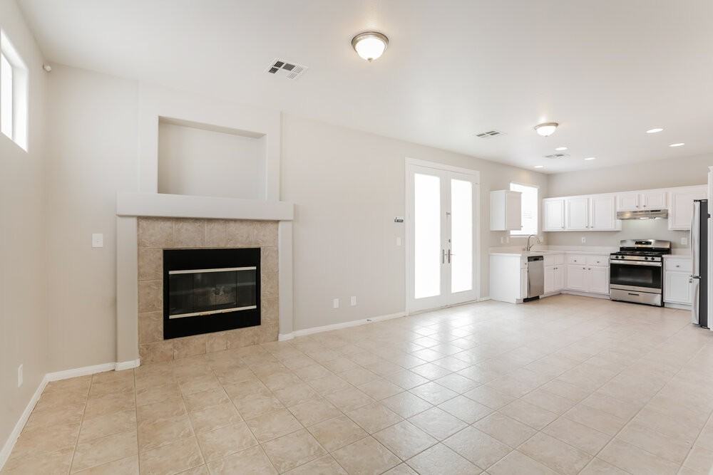 7661 Balmoral Mills Ct - Photo 3 of 16