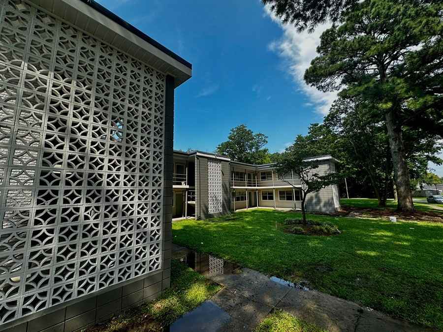 401 East Ocean Avenue #14 - Photo 2 of 8