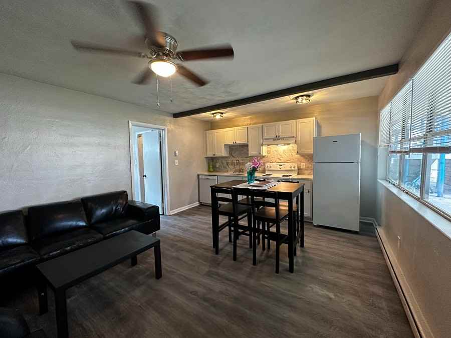 401 East Ocean Avenue #14 - Photo 4 of 8