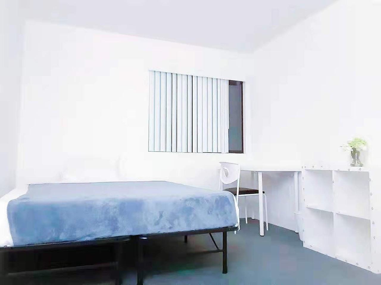 1518 Federal Ave - Photo 7 of 12