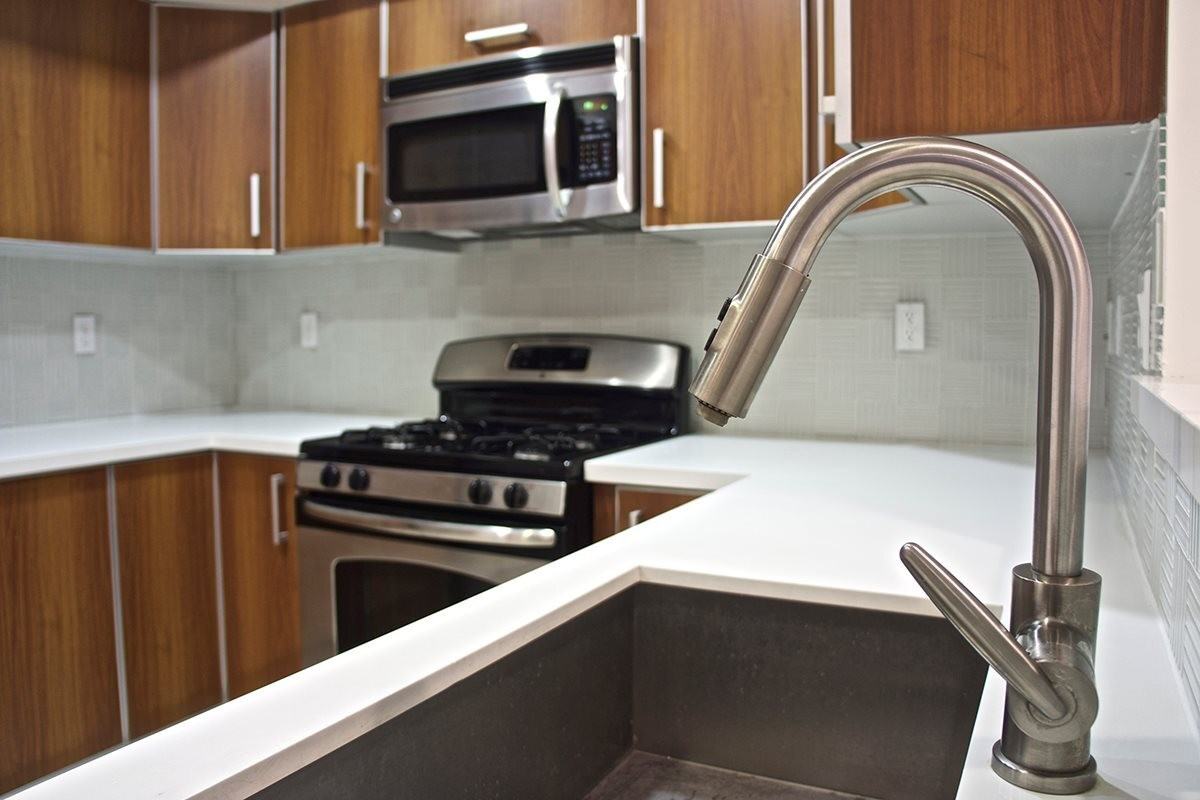 1518 Federal Ave - Photo 5 of 12