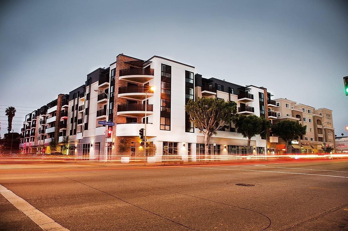 1518 Federal Ave - Photo 5 of 12