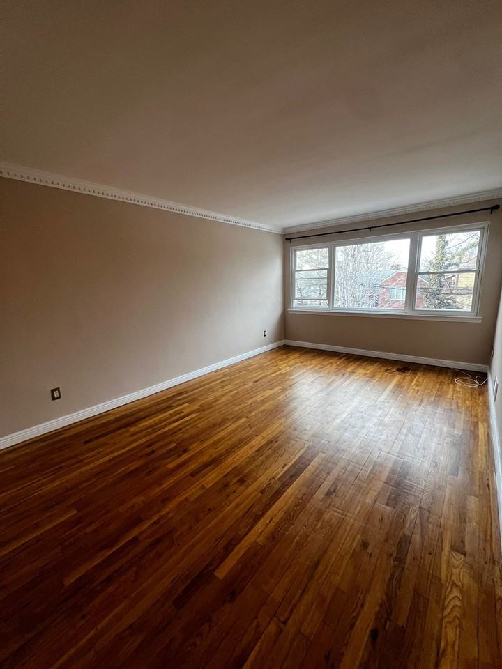 3259 Griswold Ave - Photo 3 of 9
