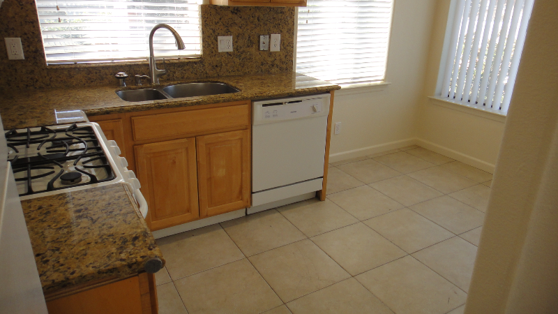 1321 D St - Photo 4 of 17