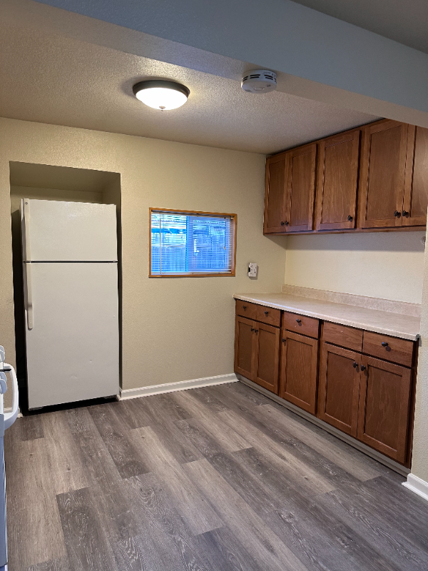 455 W Gloucester St #B - Photo 2 of 10