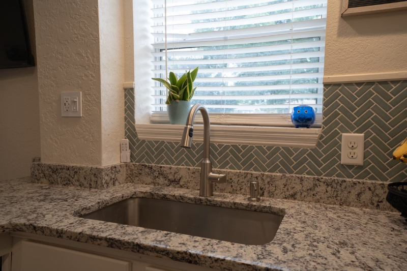 541 W Hancock St #541 - Photo 4 of 16