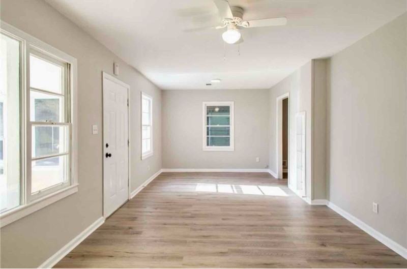 2317 Spurgeon St - Photo 3 of 6