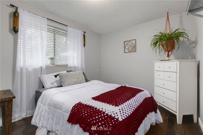 26842 Weaver Ave Nw - Photo 3 of 10