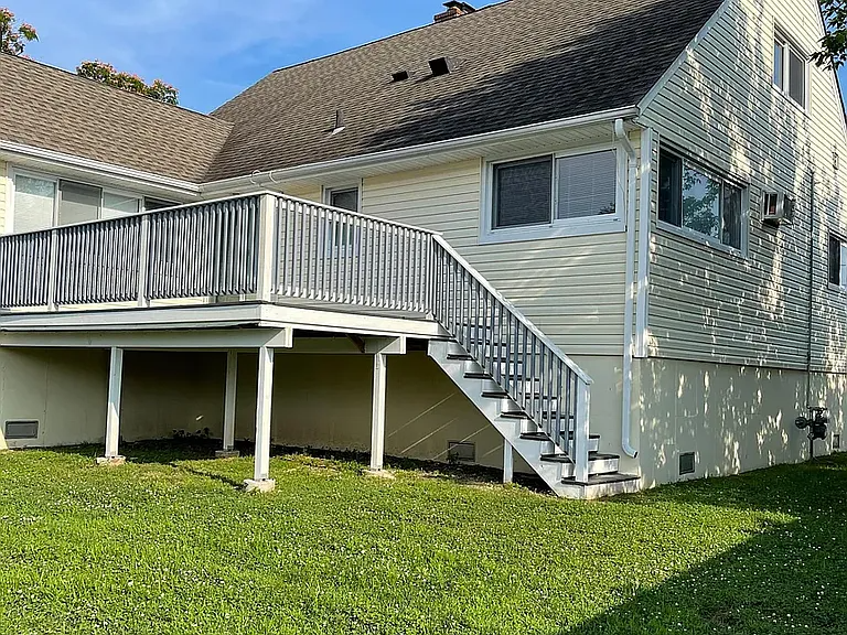 16 W 3rd St - Photo 2 of 9