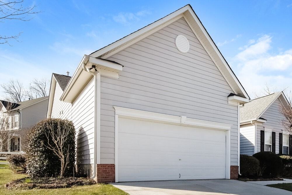 1001 Andrea Pl - Photo 3 of 15