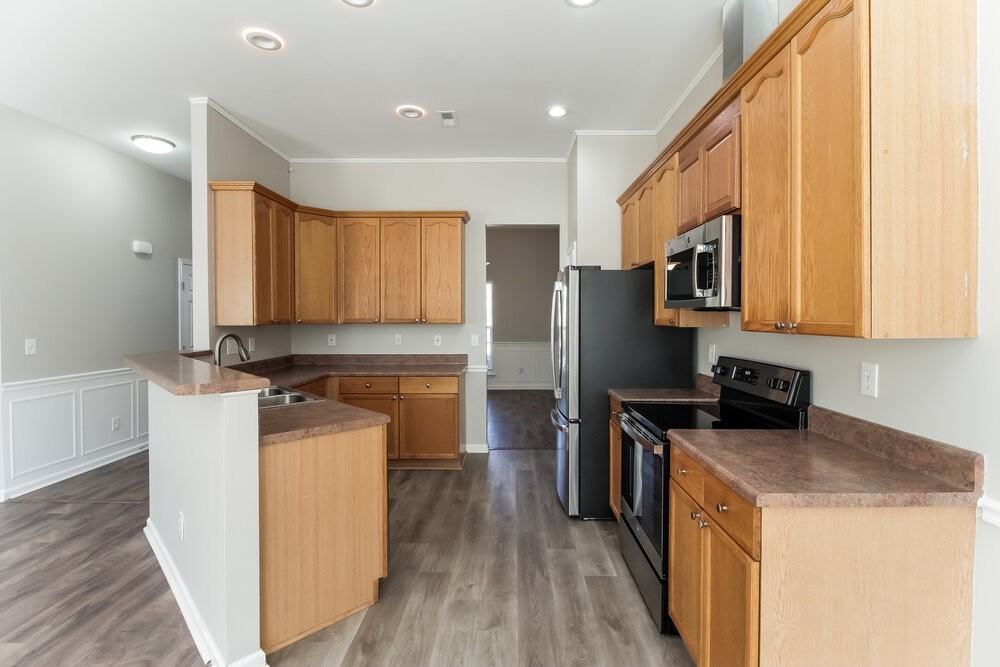 1001 Andrea Pl - Photo 7 of 15