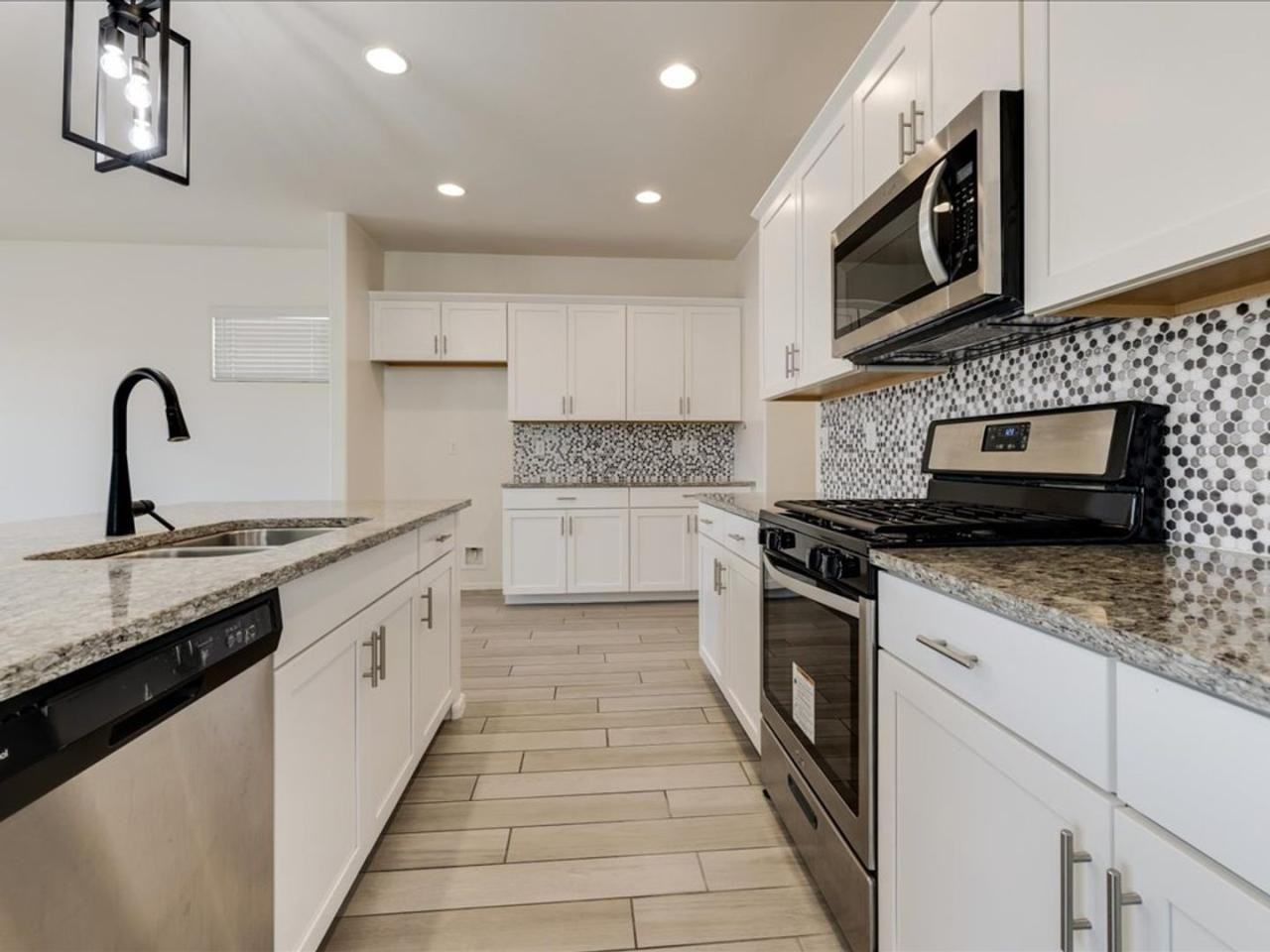 895 East Prairie Field Lane - Photo 2 of 6