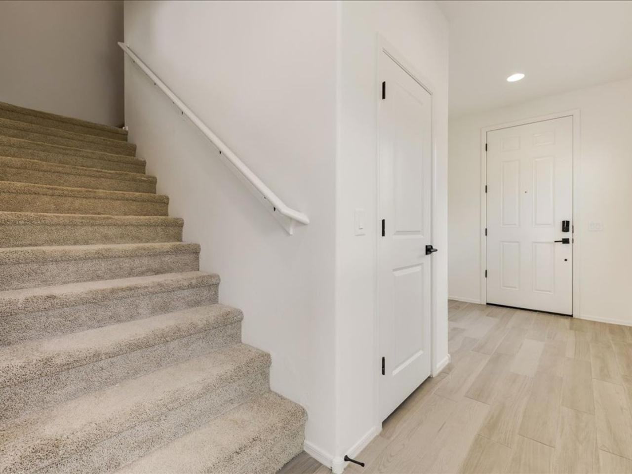 895 East Prairie Field Lane - Photo 3 of 6