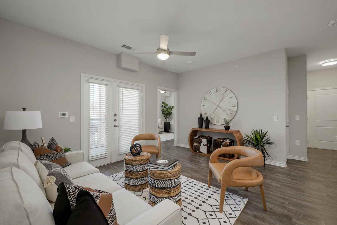 Riverstone - Photo 6 of 40