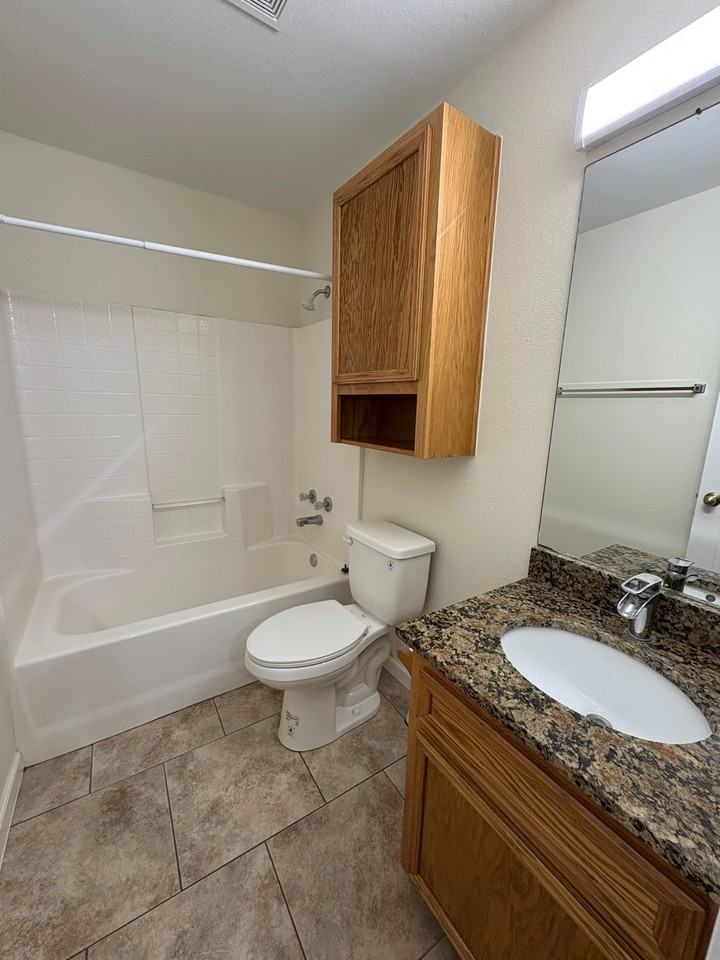 400 Cottonwood Dr #400 - Photo 6 of 8