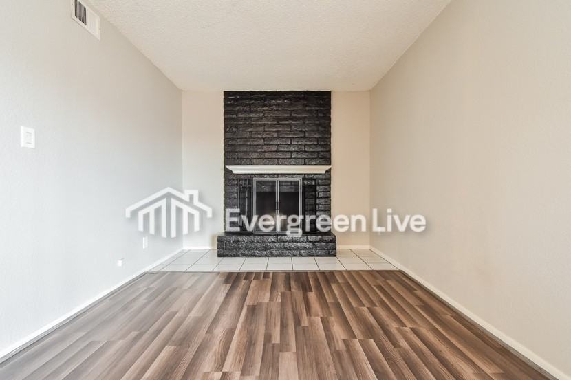 1025 W Helena Dr - Photo 3 of 21