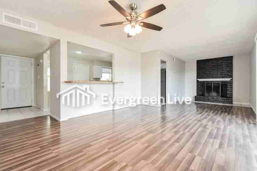 1025 W Helena Dr - Photo 4 of 21