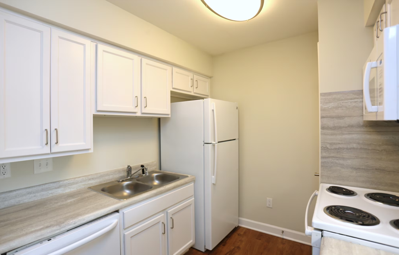 Courtyard Commons - Photo 7 of 9