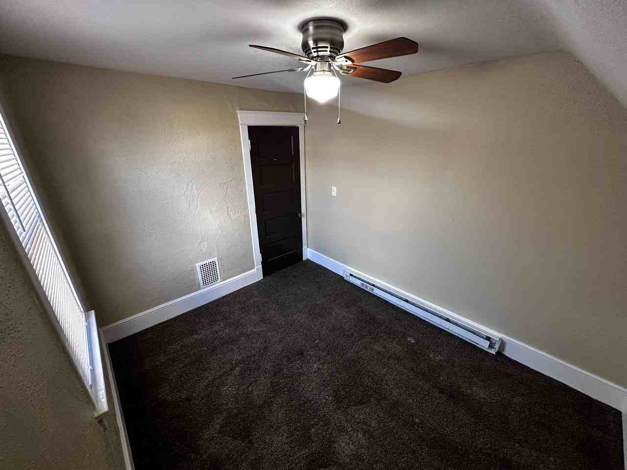 247 Sumner St - Photo 5 of 8