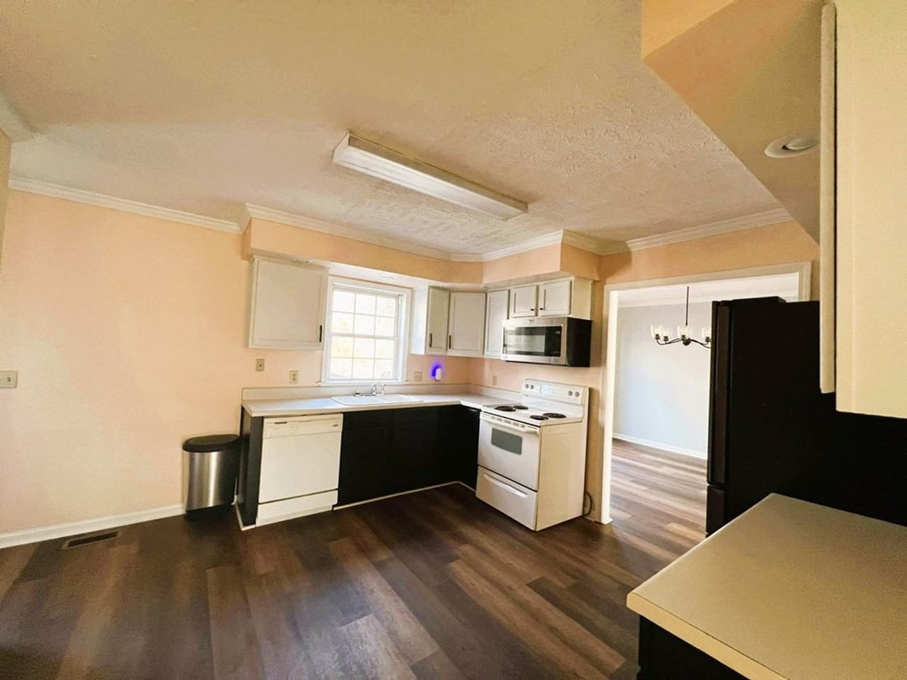 108 Glenn Forest Dr - Photo 3 of 17