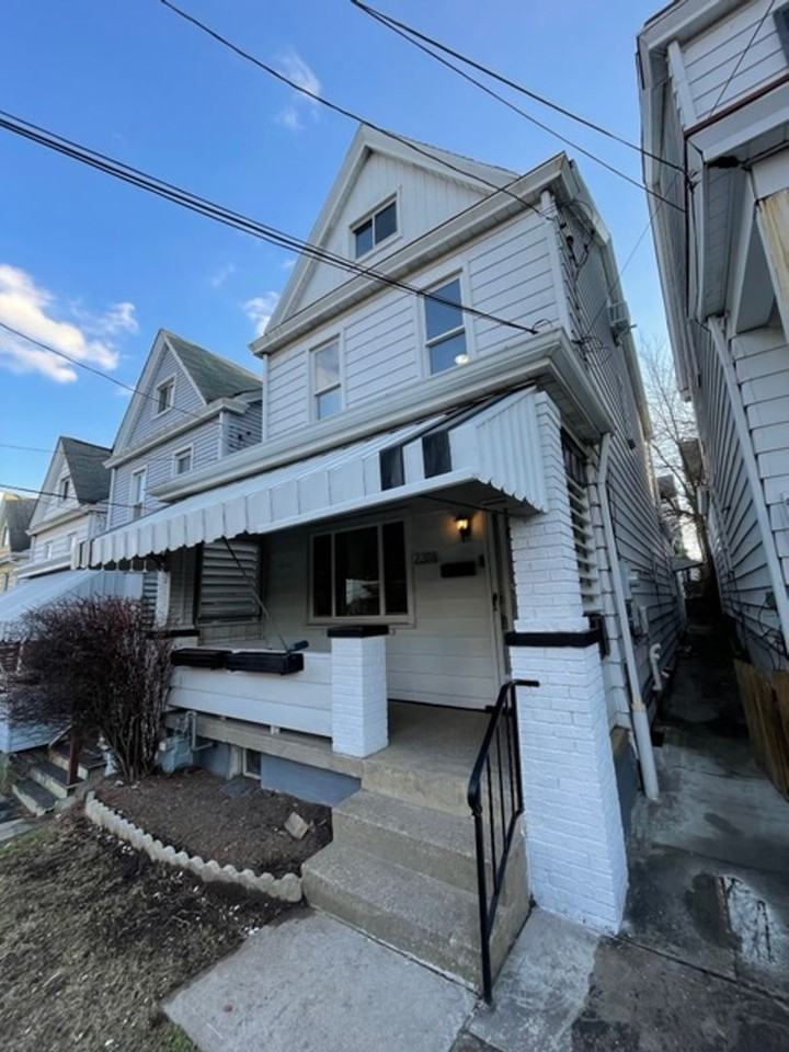 2318 Patterson St - Photo 2 of 19