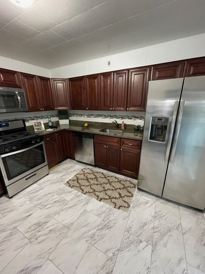 2318 Patterson St - Photo 6 of 19