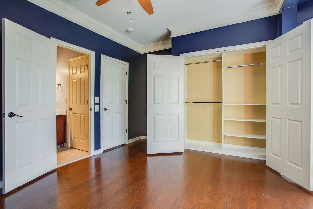 417 Gambrel St - Photo 4 of 50