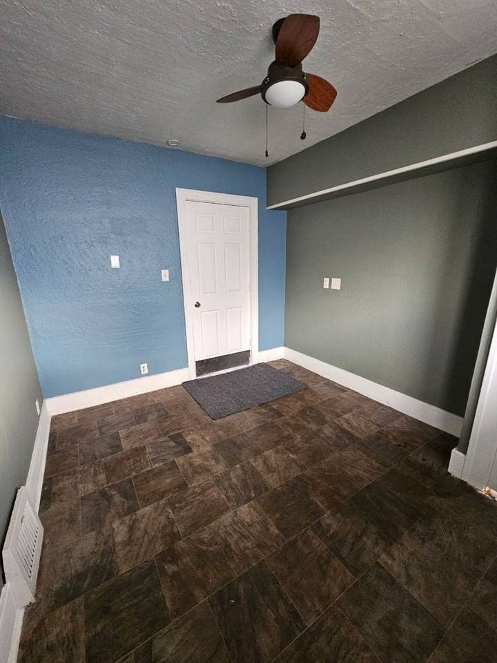 1060 E Market St - Photo 3 of 11